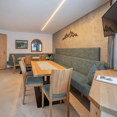 Gaestehaus Raphaela * Sölden